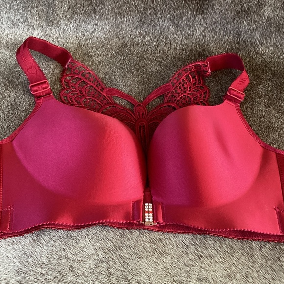 Beautiful Red Lace Detail Butterfly Design Back Bra - Picture 1 of 6